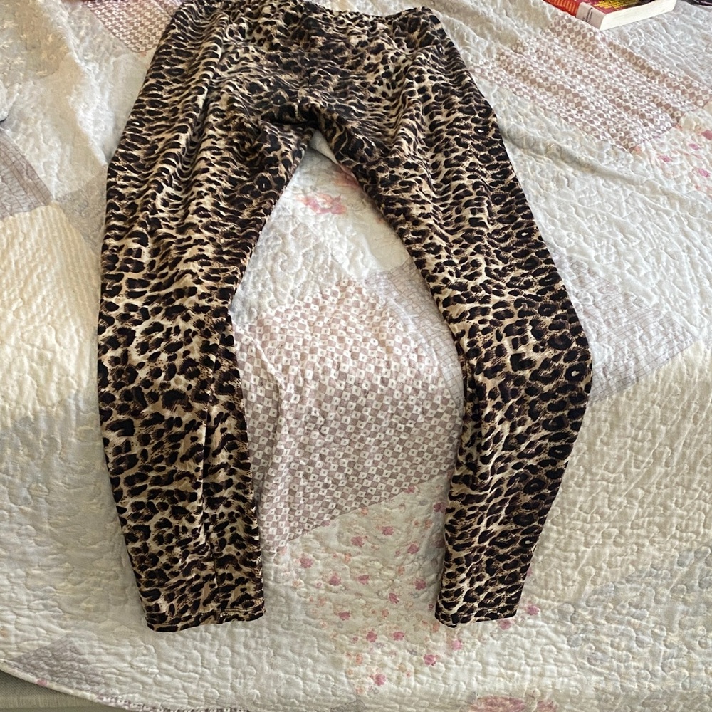 Chic Animal Print Leggings